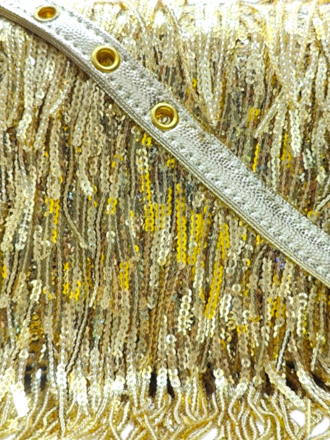 Step into the spotlight with our Ladies Belly Dancer Flip Waist Bag in Gold – a fusion of elegance and functionality.