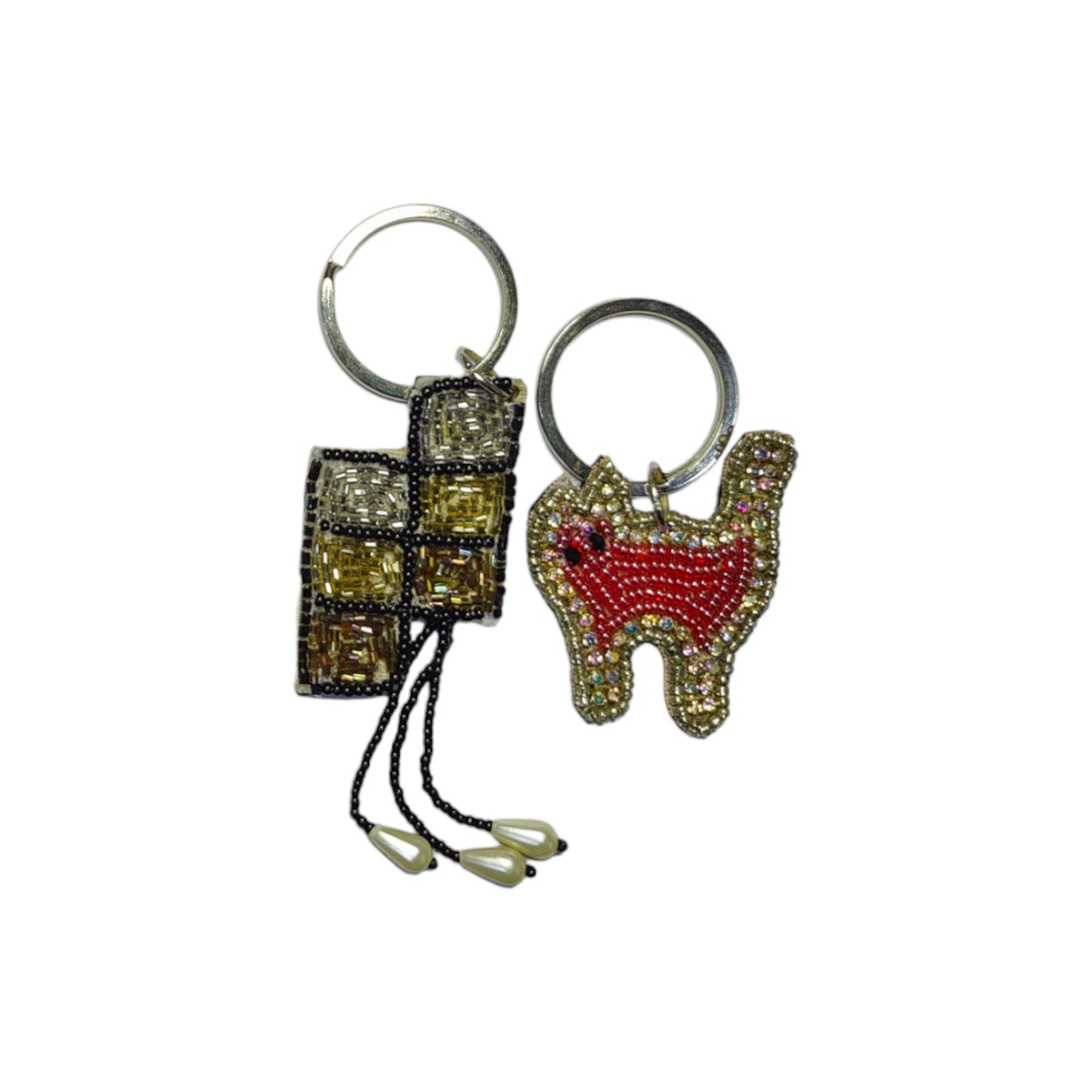 A Cat & Geo keychain of Vdesi that elevates your look. 